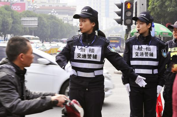 辅警工资不高也没编制，却有不少大学生报名，3点优势很吸引人