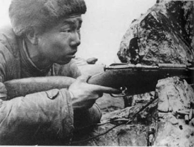 全世界公认最致命的狙击手，中国狙神张桃芳位列第一，上甘岭死神