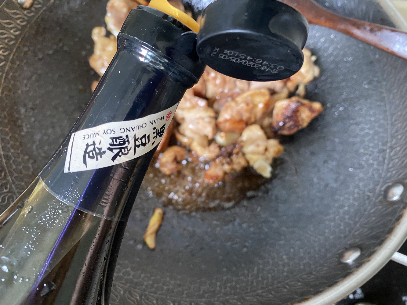 香菇烧鸡怎么做最好吃（2个小妙招香菇烧鸡鲜嫩美味）
