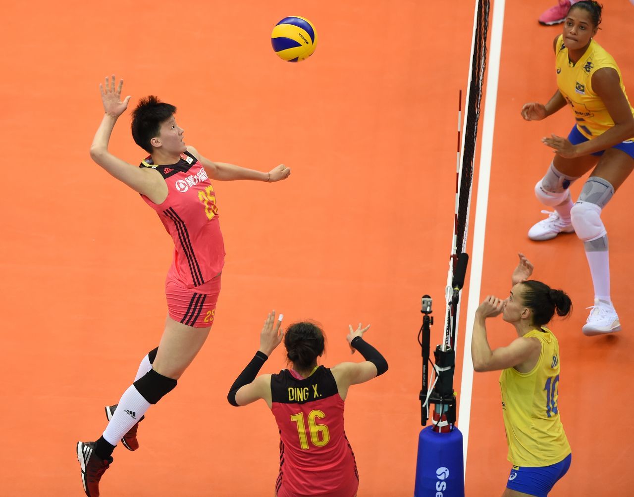 胡銘媛為什么落選女排世界杯（解讀一下：為何胡銘媛再次入圍中國女排集訓名單，鄭益昕卻落選）