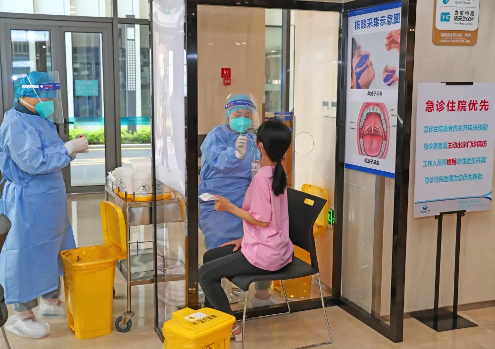 龙岩市委书记李建成深入一线督导检查疫情防控工作——