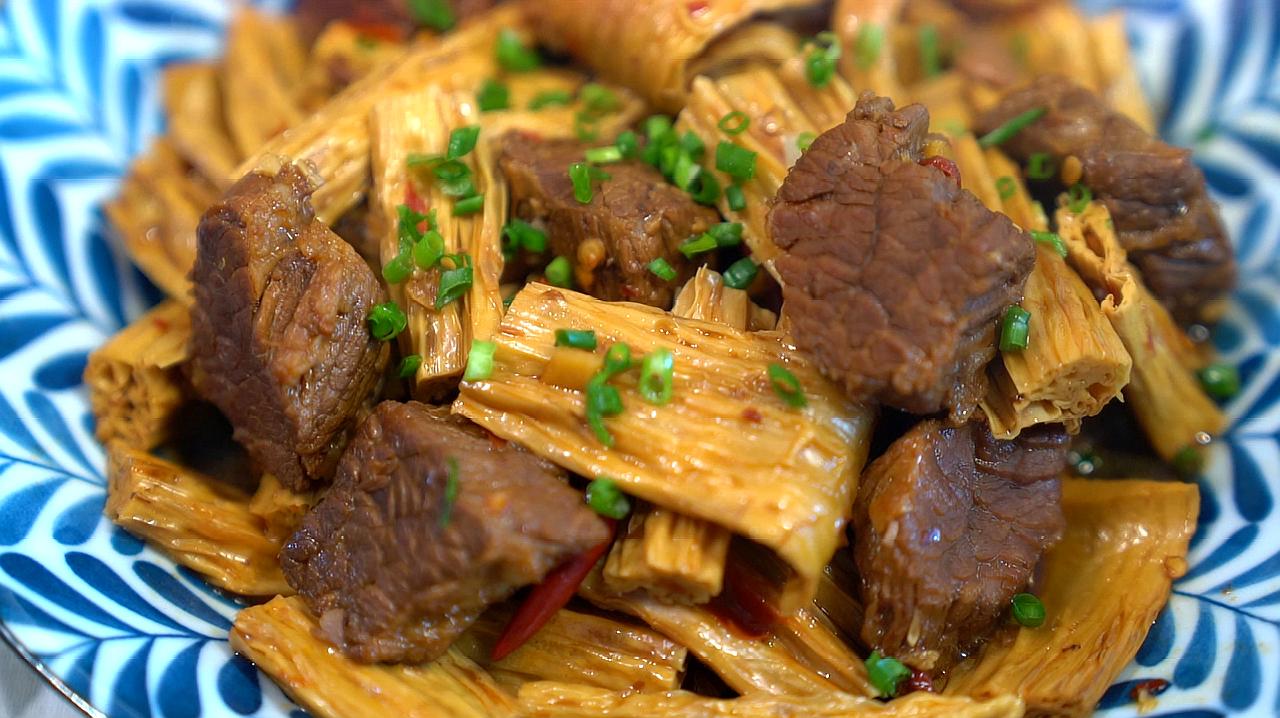 腊牛肉怎么做好吃(教你解馋下饭的腐竹炒腊牛肉,营养好吃超美味,孩子