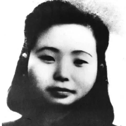1953年乡村教师被判死刑，行刑前委屈大喊：我为江姐做过很多事