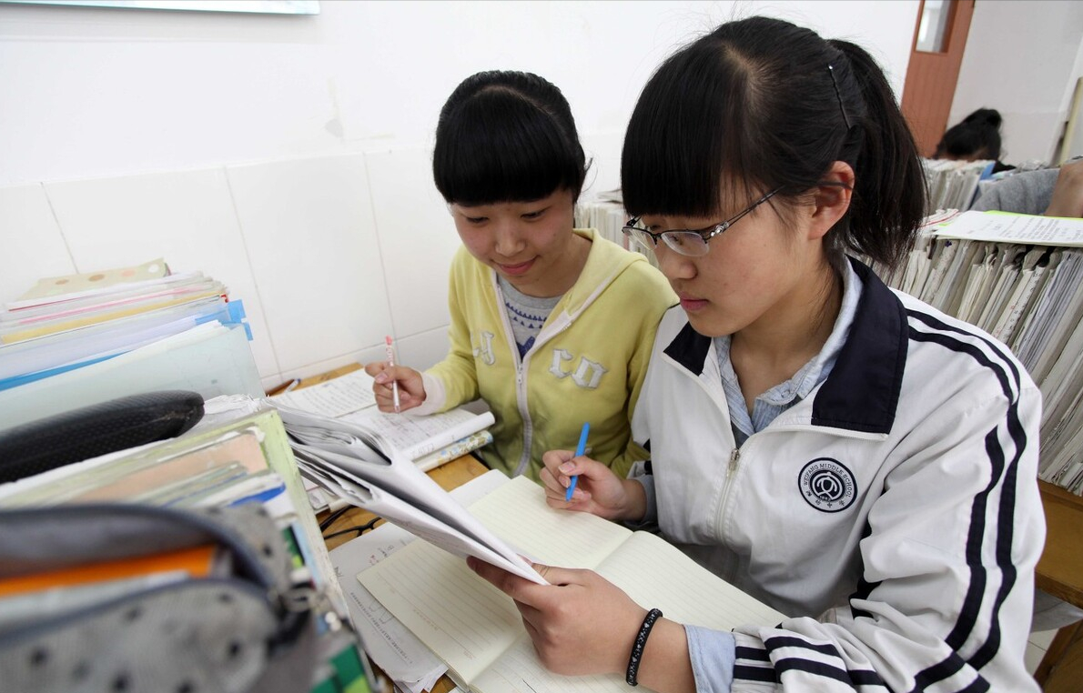 江苏35名学霸提前被清北录取，28人来自同一中学，为何如此优秀