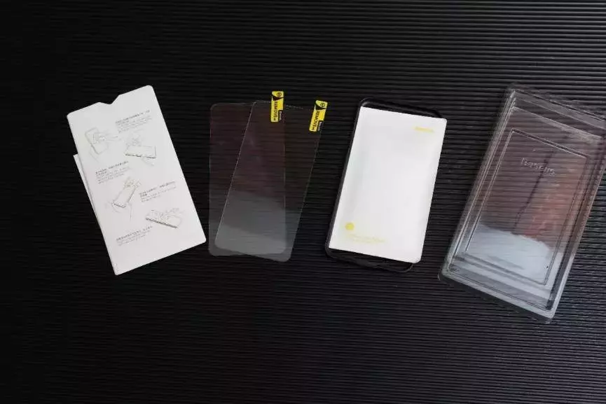 变着方法弄碎我的iPhone手机膜-17款钢化玻璃膜大横评