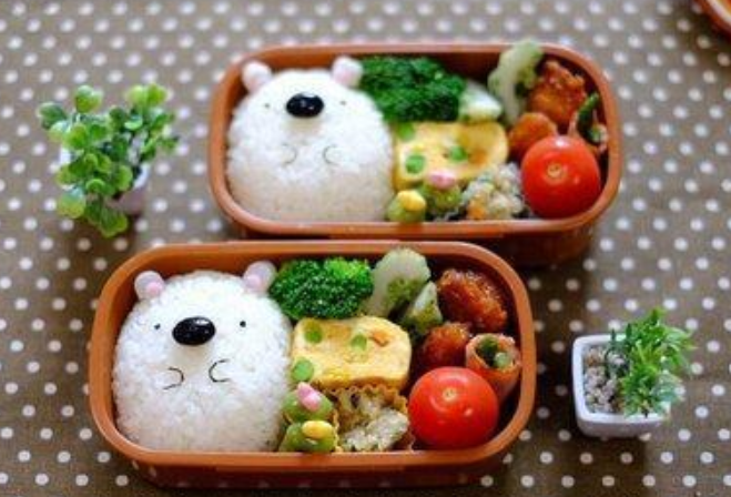 各国学生午餐比拼，美国快餐、韩国泡菜，网友称赞还是中国伙食好