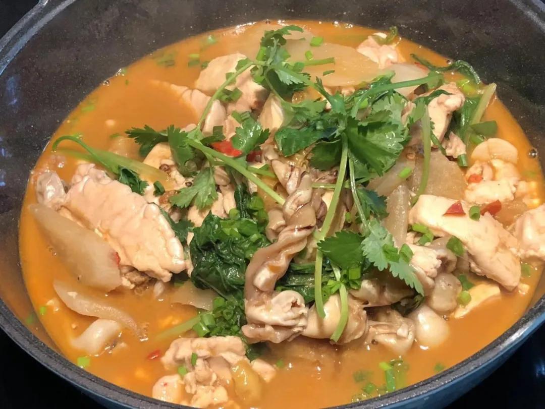 湖北人最爱的红烧鱼杂火锅，这种美食天越冷吃起来越过瘾