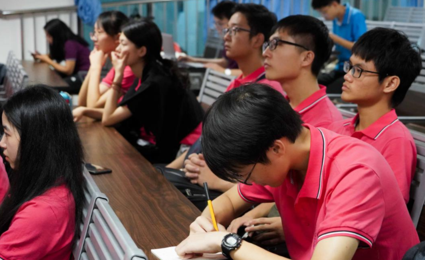 985大学“作息表”流出，网友看后恍然大悟，难怪人家能成学霸