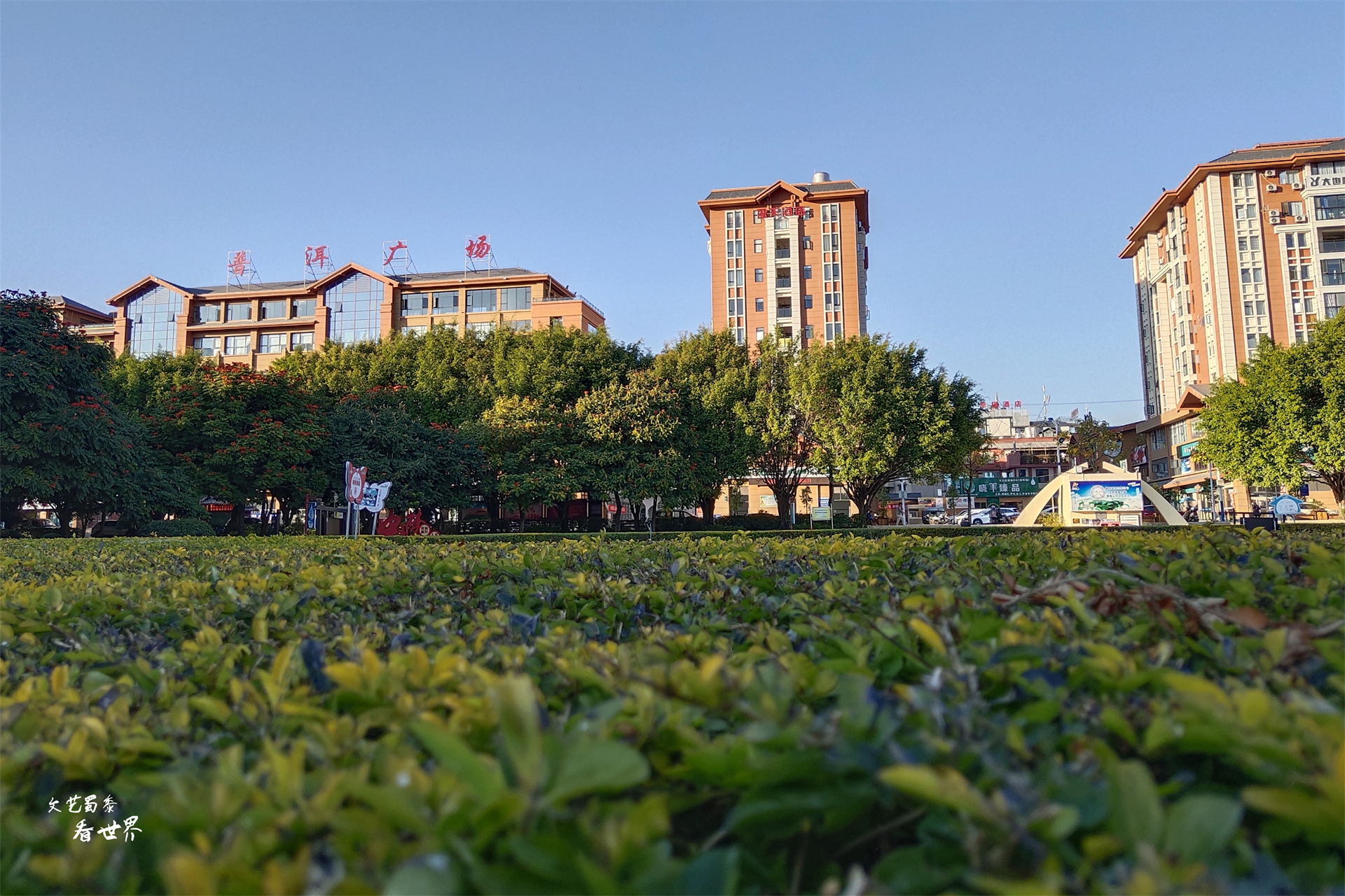 一趟高铁连通云南3个“过冬养老”胜地，北方人乐了，每年换着住