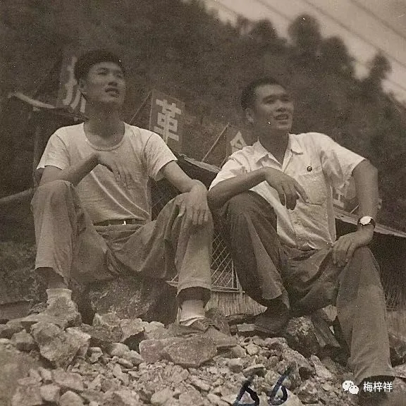战友作品:《我和火车》(沈掌荣) 原创 梅梓祥