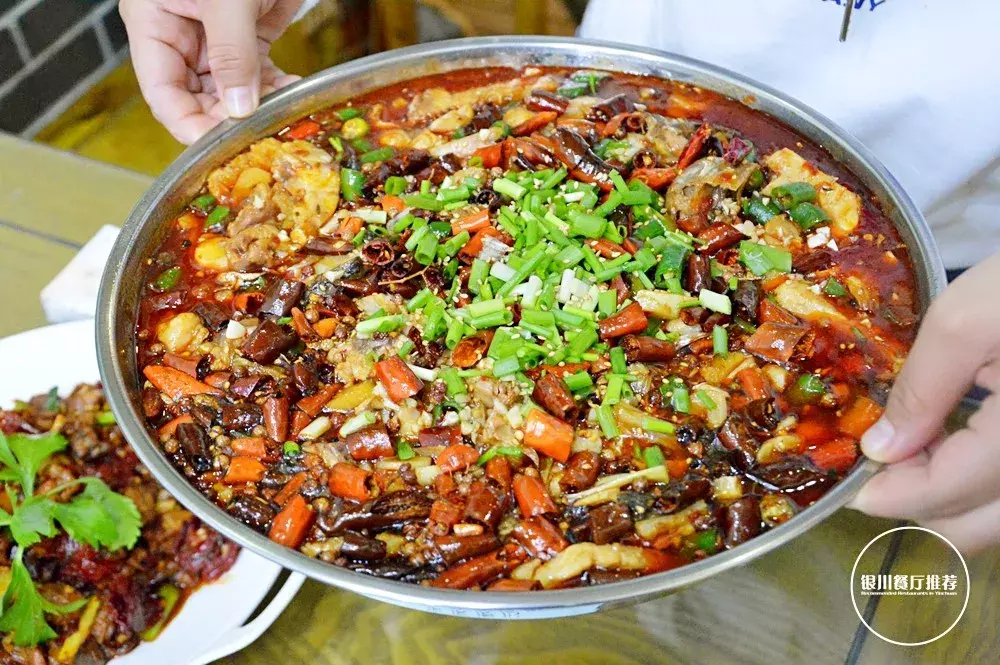 银川小两口藏在自强巷做羊棒骨,饭点满座