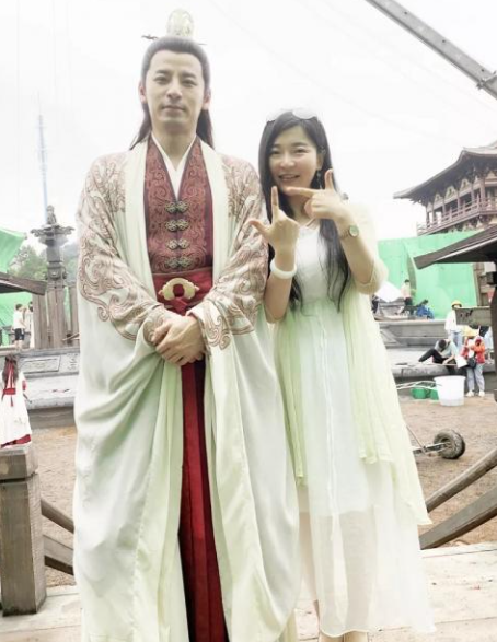 相恋17天就闪婚、5年无子婚姻一向恩爱，他真出轨女合伙人了？