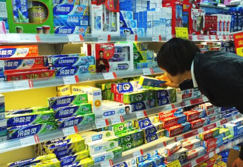 国产牙膏巨头崛起，击败高露洁、佳洁士，牙膏市场“大洗牌”