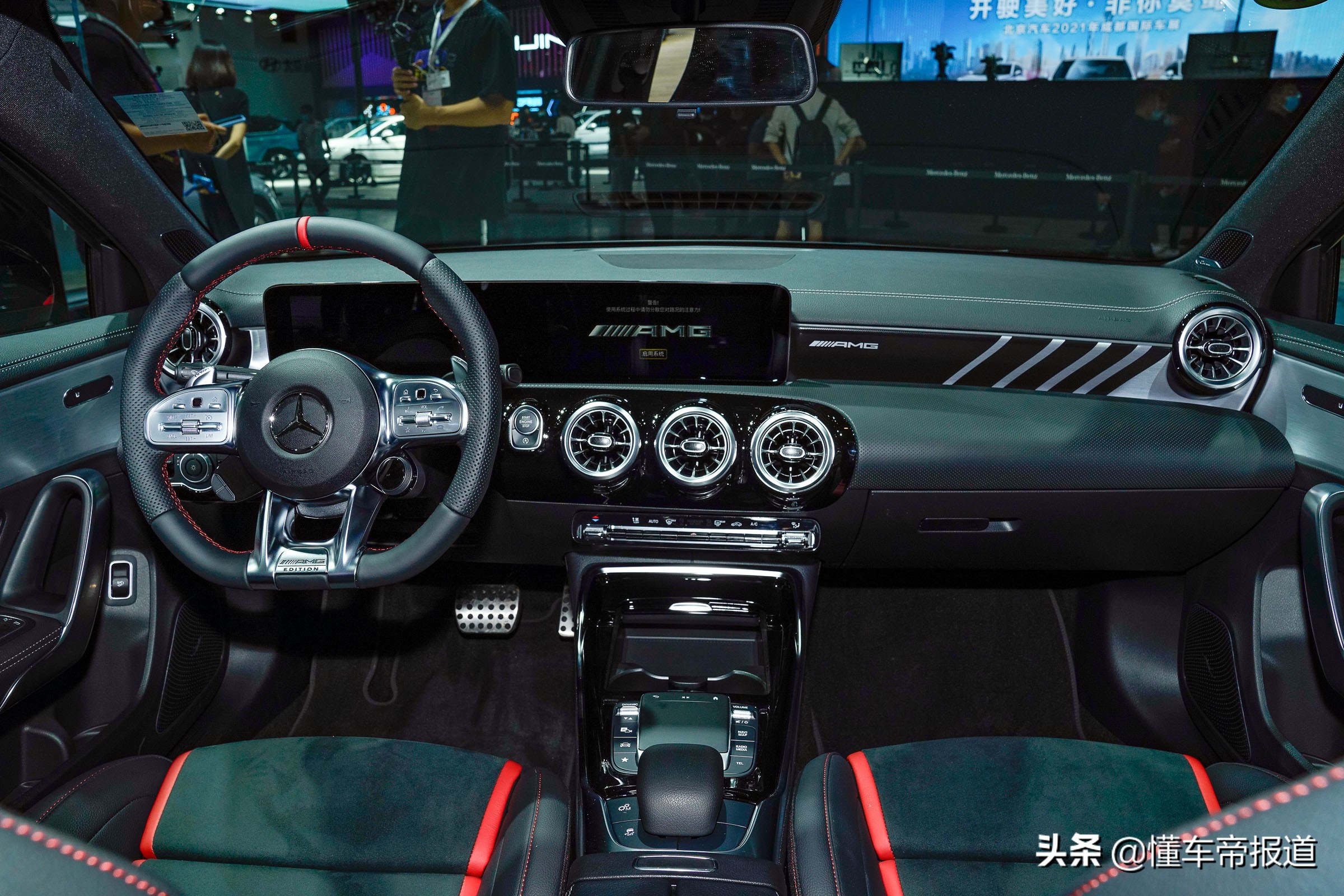 新车｜增加红色拉花点缀，AMG A 35 L 4MATIC炽夜特别版实拍解析
