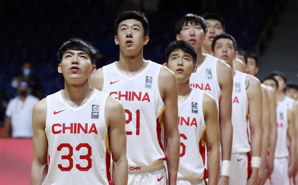 中国篮球之队官方(不打了！比赛推迟一年！中国男篮回应：隔离结束后就地解散)