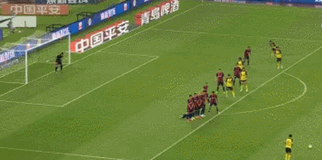 中超-广州队5-0青岛队（中超-广州6-0青岛夺取2连胜 高拉特梅开二度艾克森传射洛国富破门）