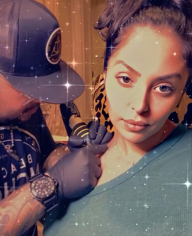 科比离世后，为何卡尔马龙明目张胆追求瓦妮莎？网友：多年前就有