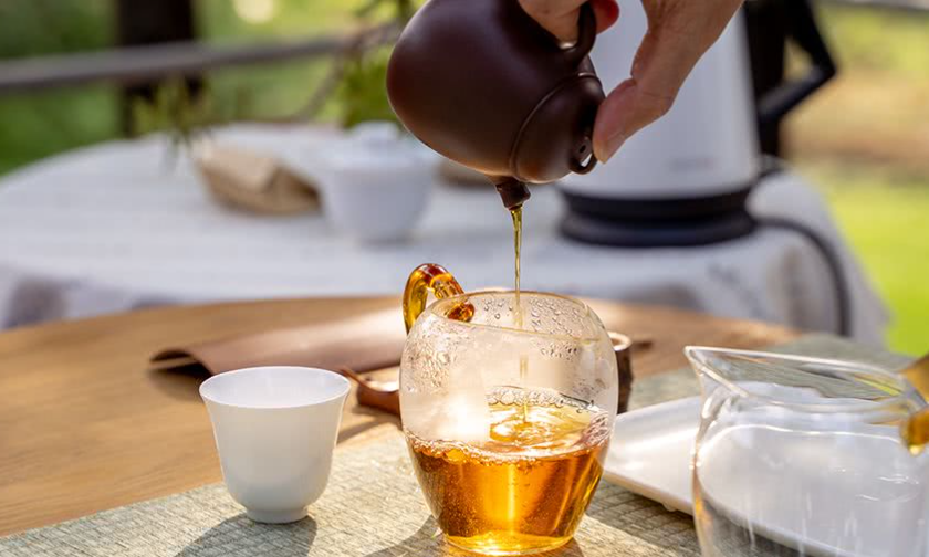 每天只喝茶不喝水行不行？以茶代水应该怎么做？老茶客：注意3点