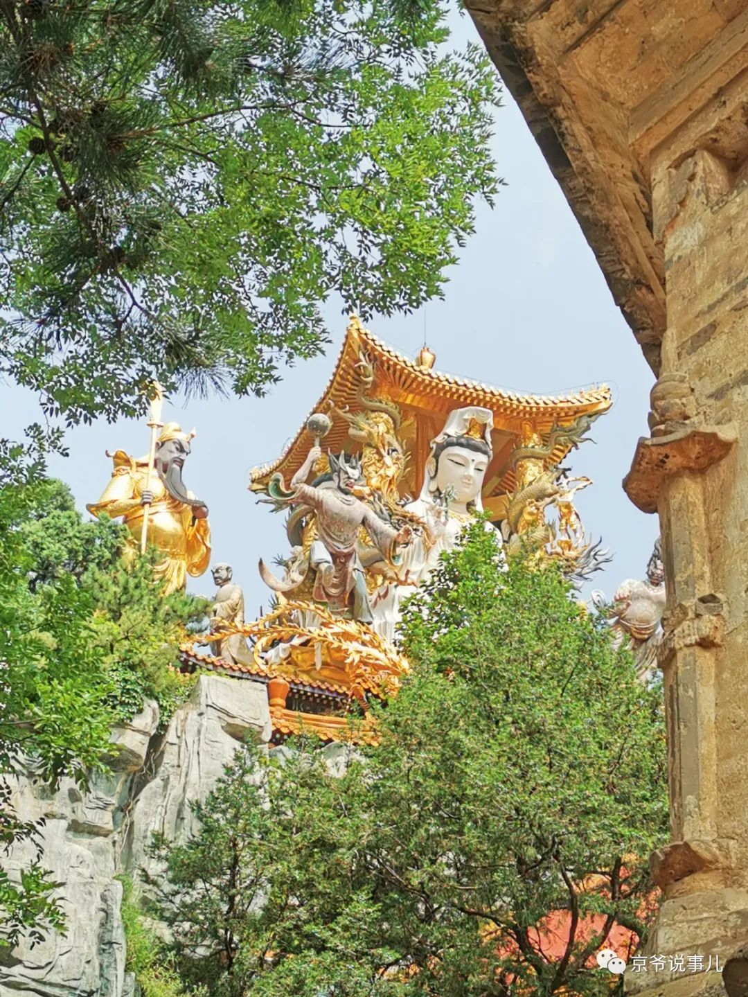 造型夸张,佛像诡异的千年古寺—白瀑寺