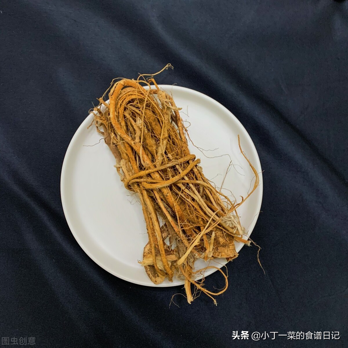 广东人爱用这种树根来煲汤(广东煲汤用的树根)