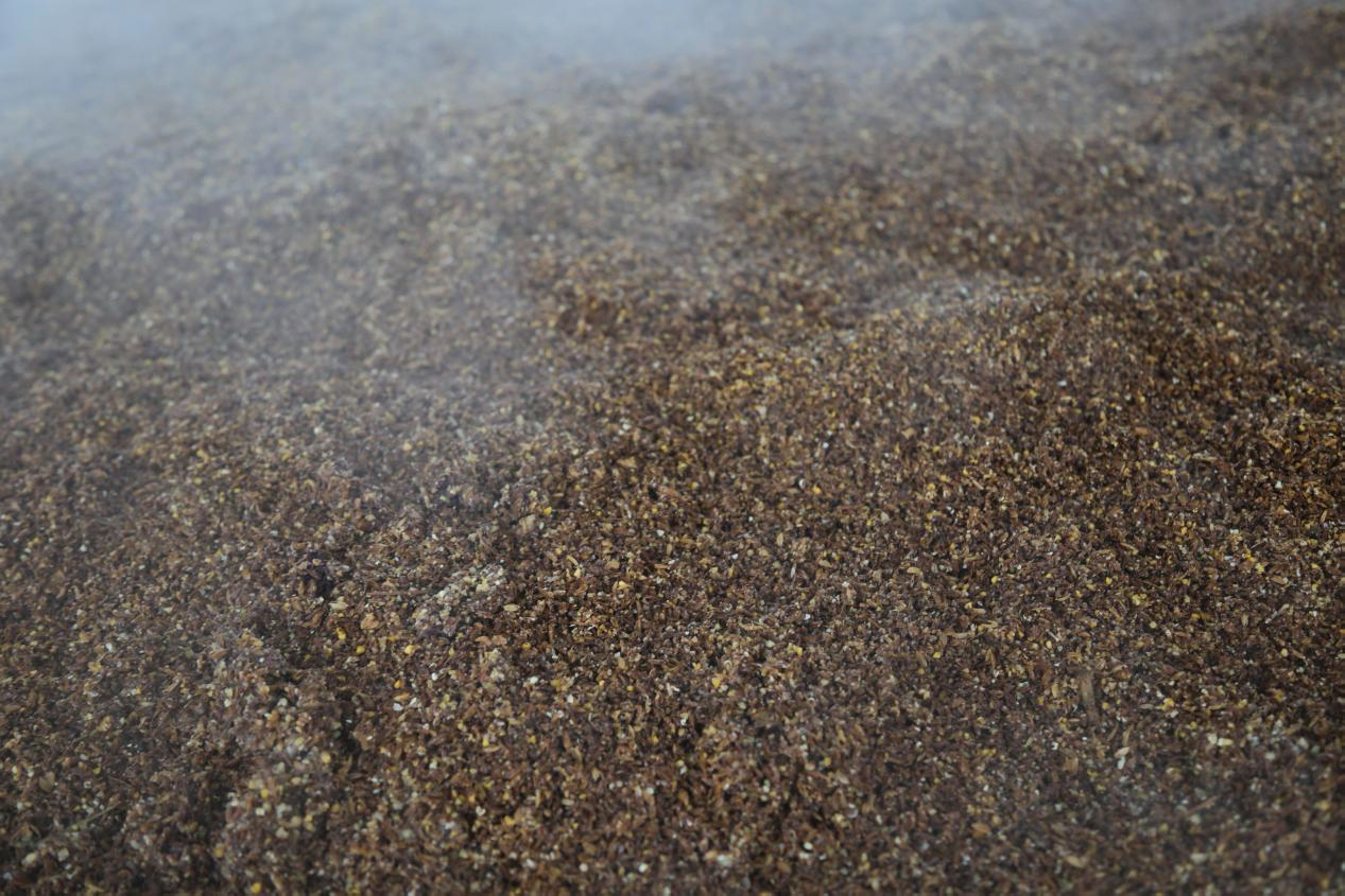 才知道，白酒不能随意买，牢记3个要点，挑选到便宜好喝纯粮酒