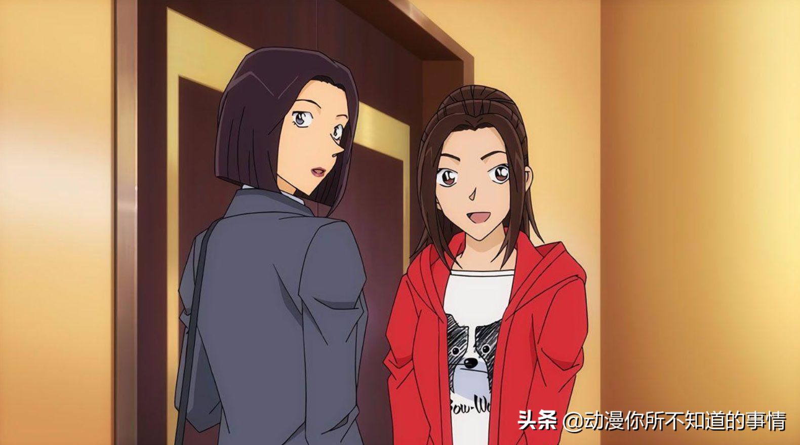 仓木麻衣露出《名侦探柯南》"胸牌",原来女神也是柯南狂热者