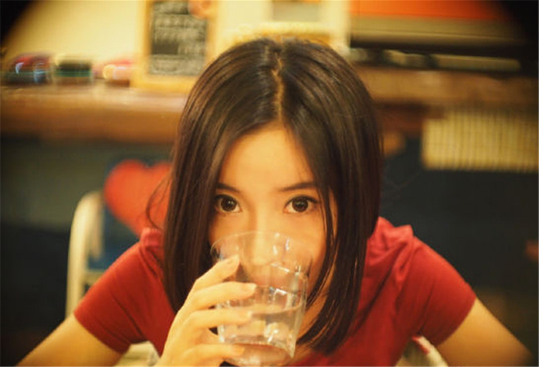 清华校花走红，文化课和艺考都是第一名，颜值与才华并存