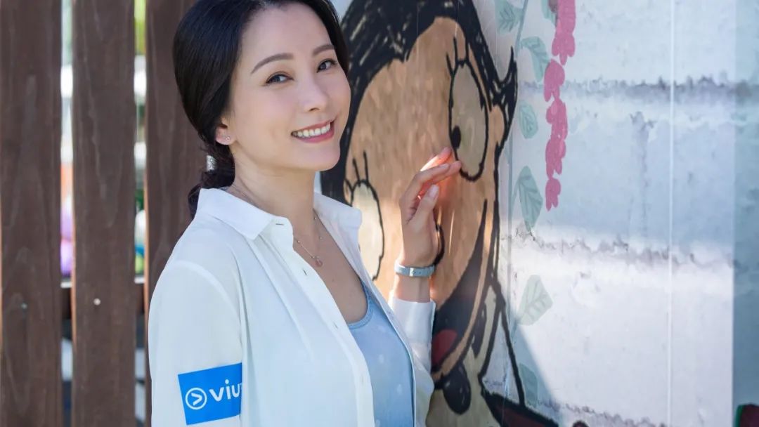 很多女艺人只要拍过风月片就会被人冠上「艳星」的称号,文凯玲单靠