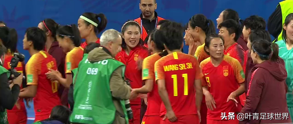 中国女足2015世界杯(中国女足终于笑了！世界杯生死战拼出1-0，全场疯跑105公里)