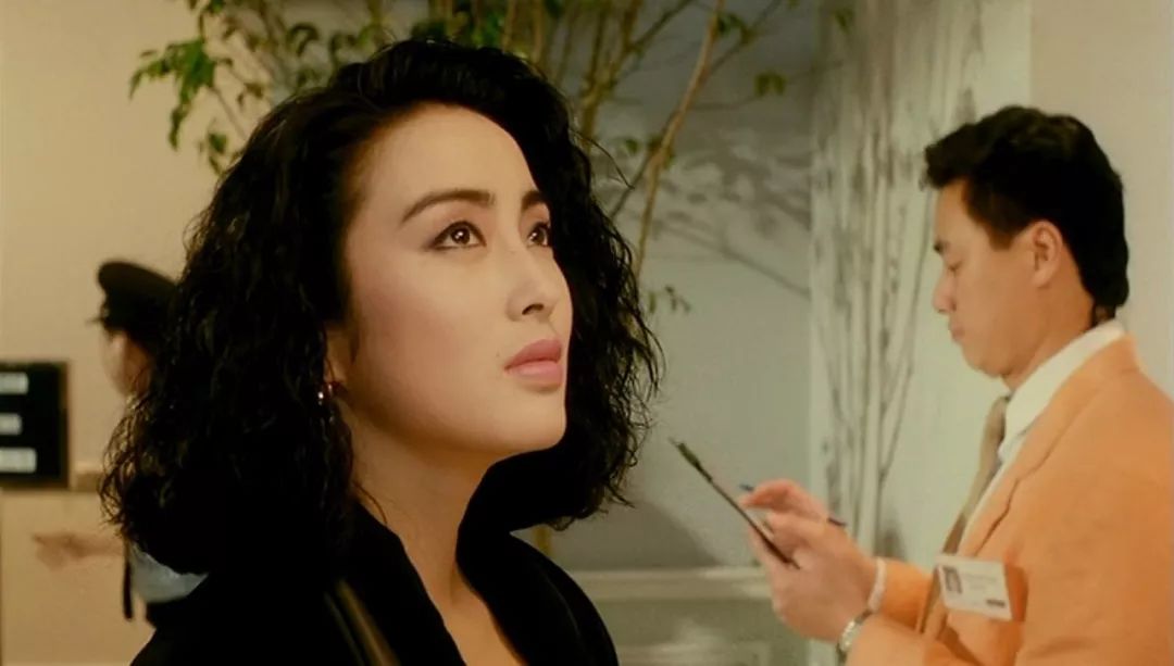 中,她是赌神高进的女朋友珍妮特;《赌神2》中,她是高进的妻子阿柔