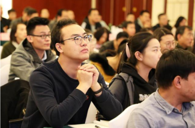 大一新生：想要拿到奖学金并不难，做好这3点，基本没问题