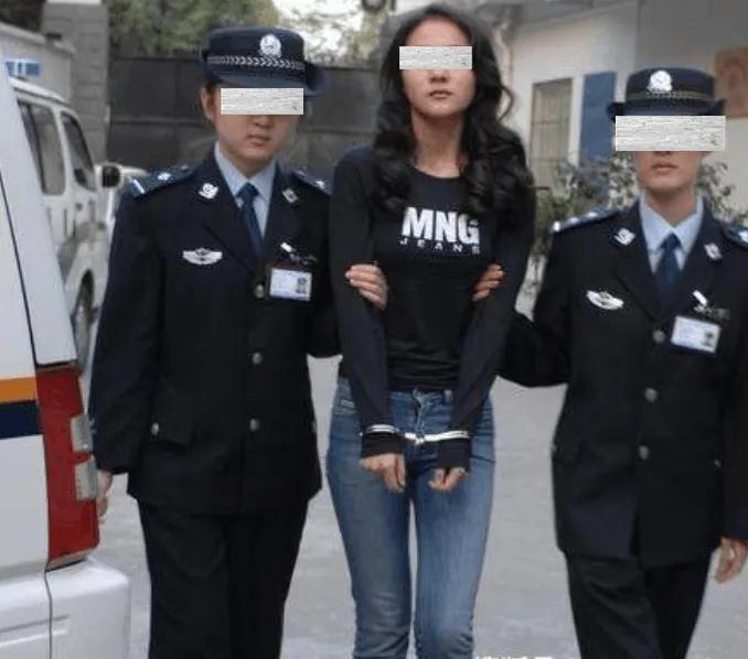 2005年，22岁美女囚犯被枪决，却在火葬场“死而复生”，法警补枪