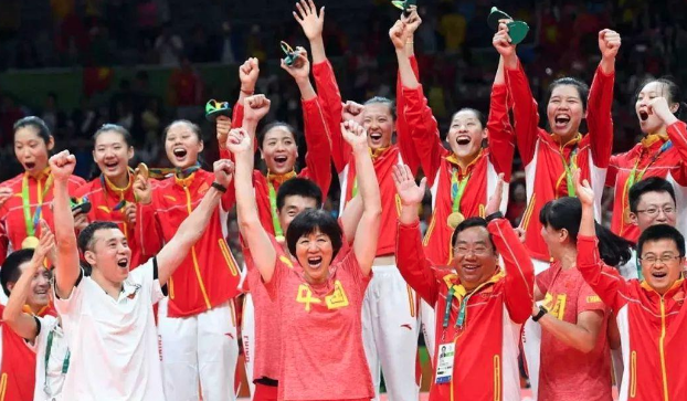 奥运会排球休息多久(中国女排为啥牛？比赛时吃药推迟生理期，打封闭上场，一年休10天)
