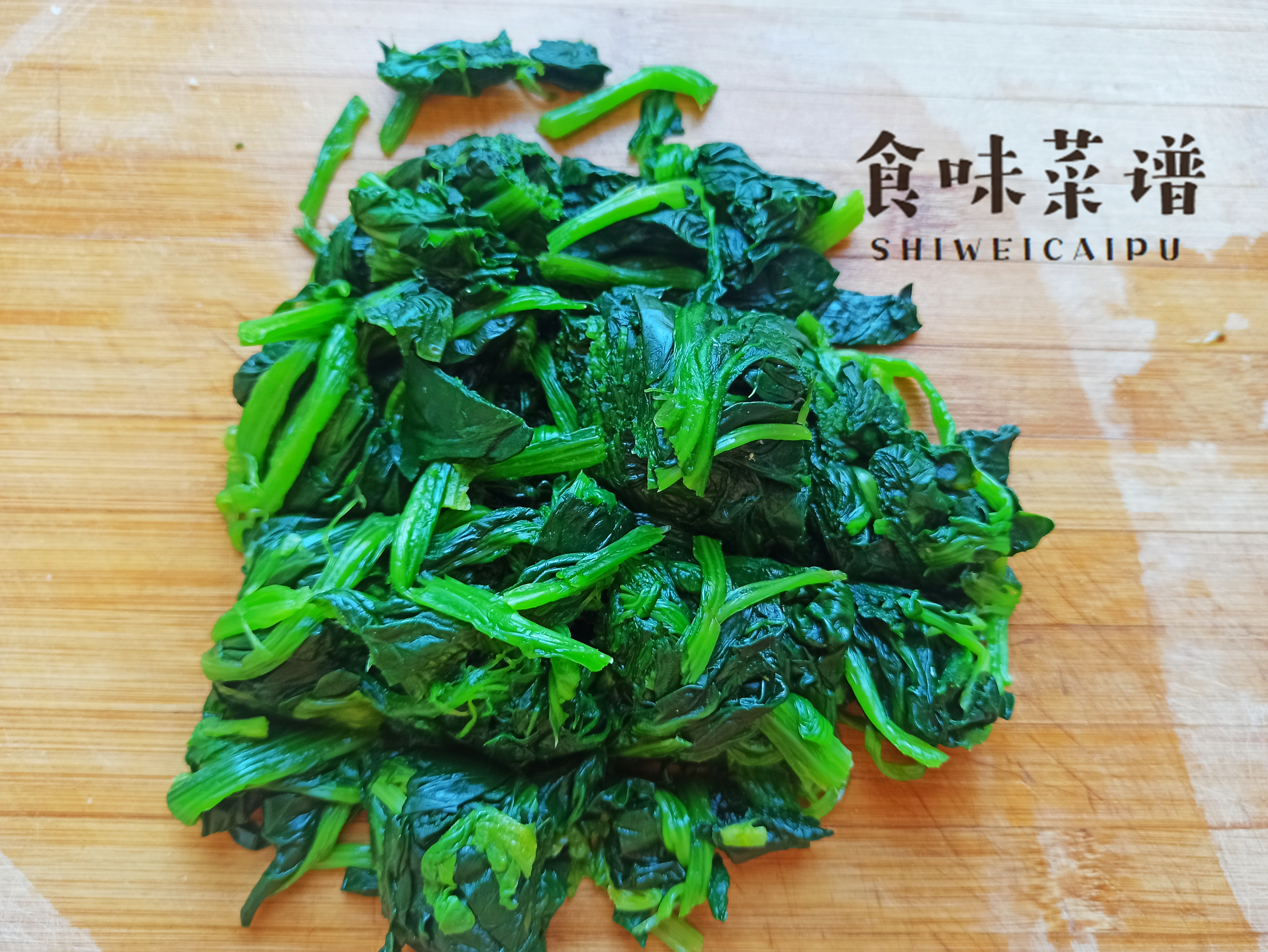 菠菜花生米凉拌怎么做（厨师长秘制美味凉拌菜做法分享）