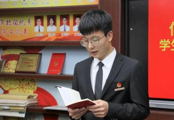 大学生入党谁说了算，其实决定权并不在辅导员手中，早了解有好处