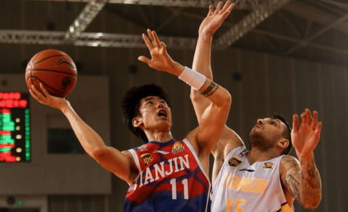 nba有哪些队的球衣是黄色（盘点篮球最丑球衣，公牛红蓝配，步行者金黄裤衩，全明星奇葩设计）