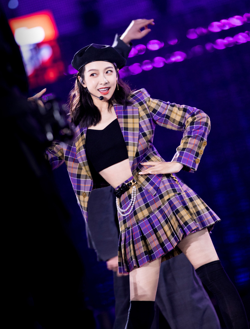 宋茜给权志龙献花是怎么一回事那是090911那期的音乐银行权志龙