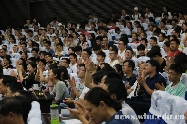 来最美大学，接受最好教育，成就最美人生！志愿填报选择武汉大学，就现在！