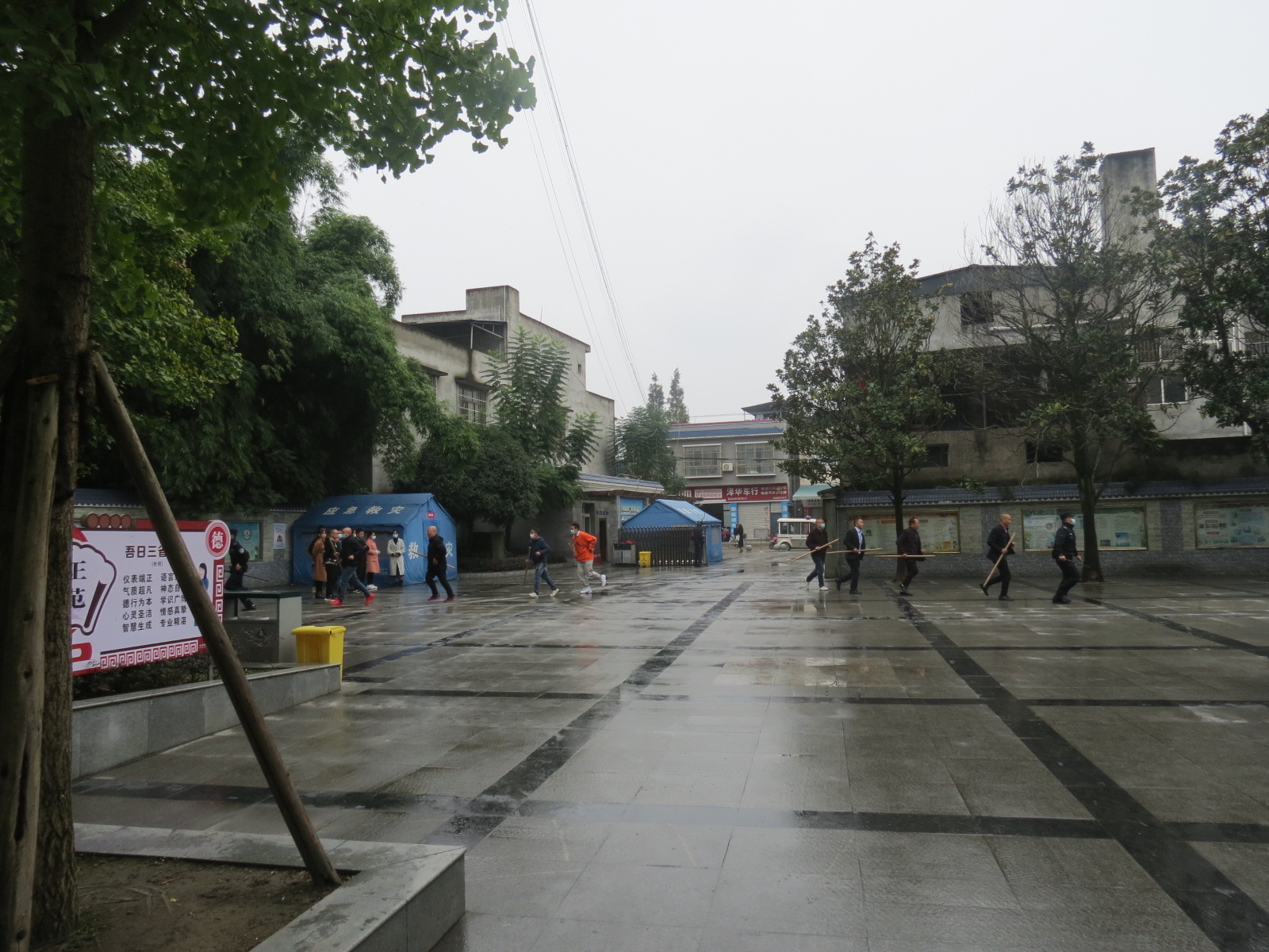 四川东坡区永寿小学开展反恐防暴应急处置演练