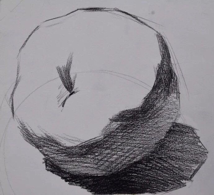 深度：基础美术生的“硬伤”，素描苹果应该怎样画才好看？