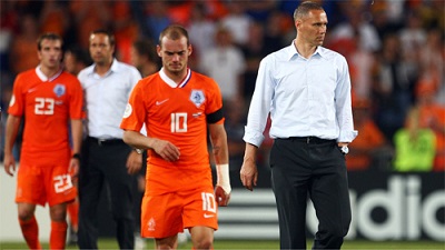 小组赛横扫意法却被沙皇淘汰，08欧洲杯的这支荷兰队太让人可惜