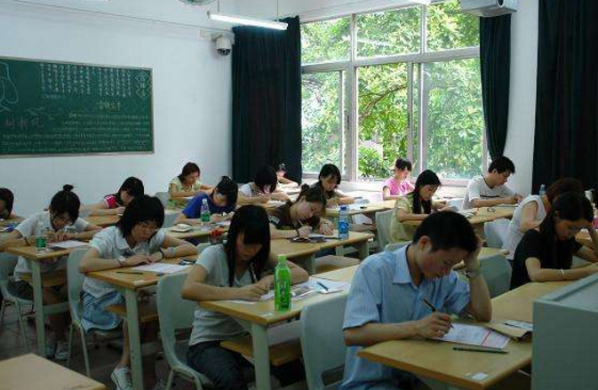 英语将不再列入高考科目？答案当然是想都别想，在学生意料之内