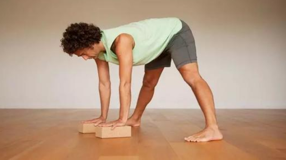 7个基础瑜伽体式，很多人都难做好，超详细体式讲解，值得你收藏