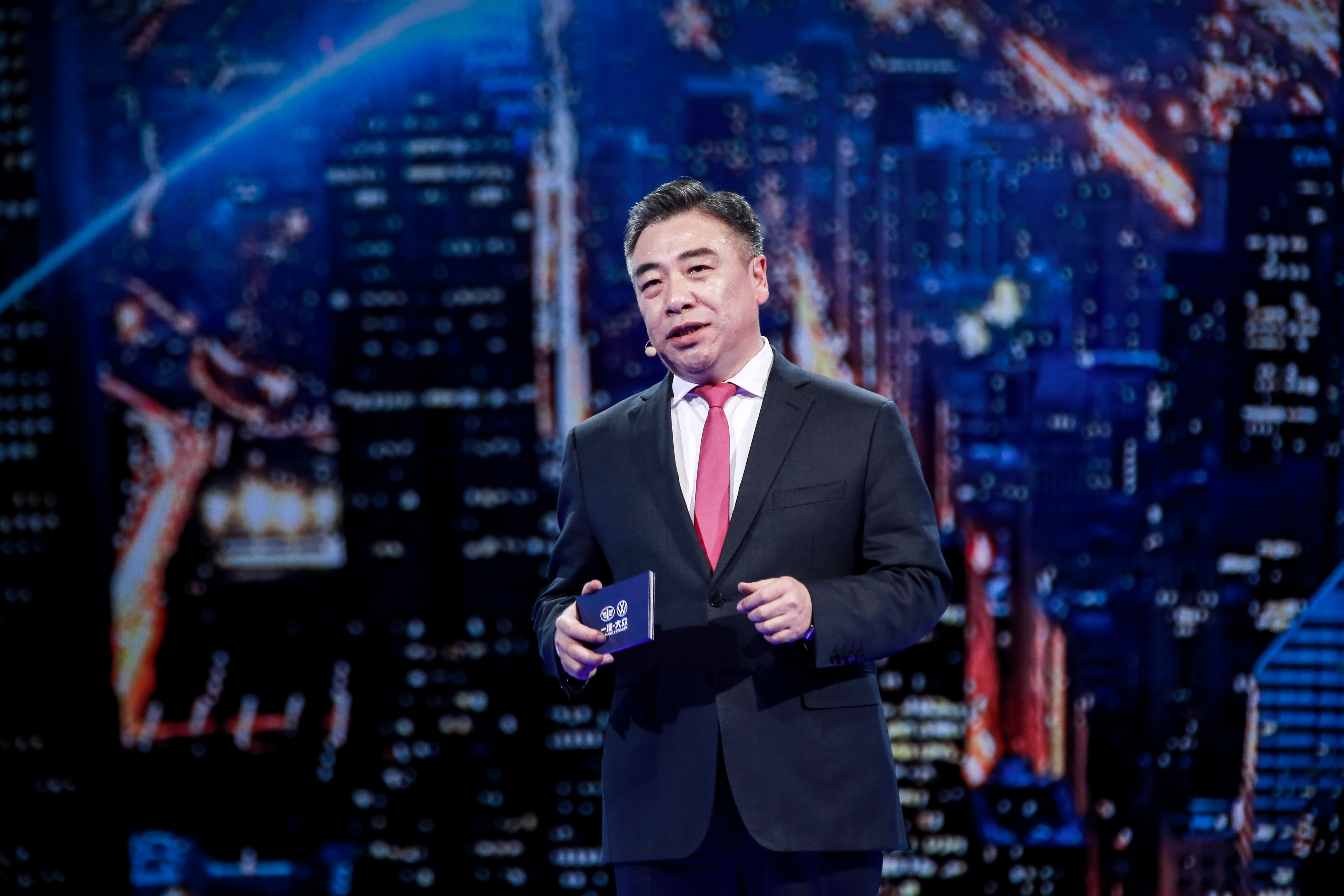 新迈腾售价18.69万起，让帕萨特偃旗息鼓，B级车冠军又稳了？