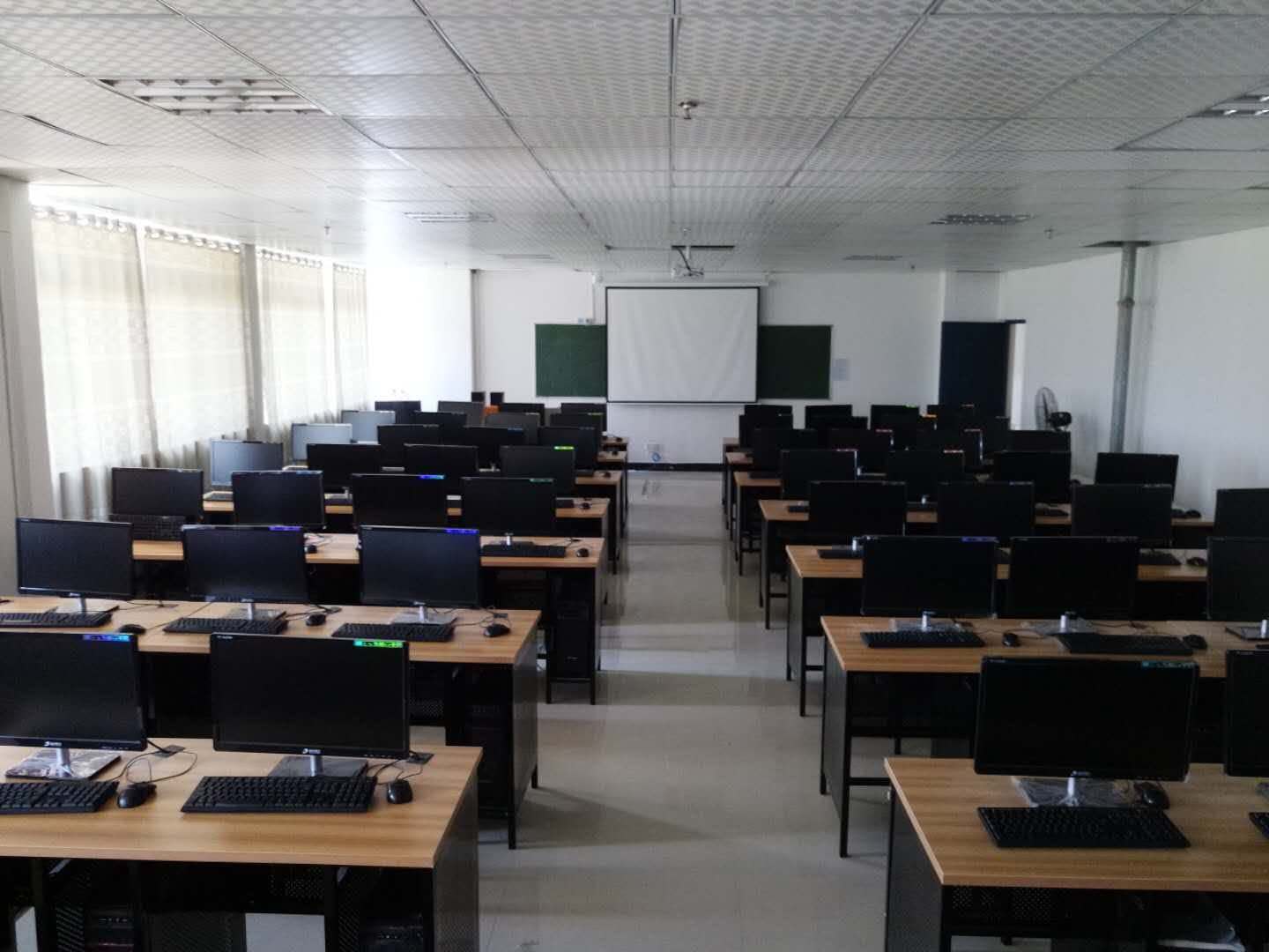 赣州电子工业技术学校IT人才培养基地