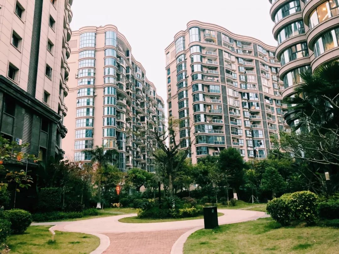 老破小一平10万+！我们走遍厦门18所名校，为你曝光最贵学区房！