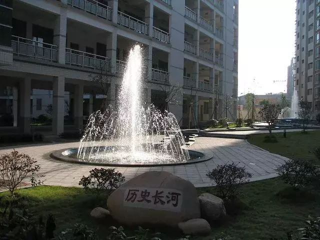 名初系列：跻身顶级公办，河西的门面担当，这所学校厉害了！