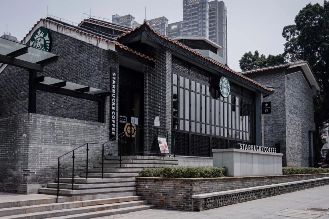 价值1332亿的星巴克再次火上热搜，它为什么那么红呢？因为LOGO?