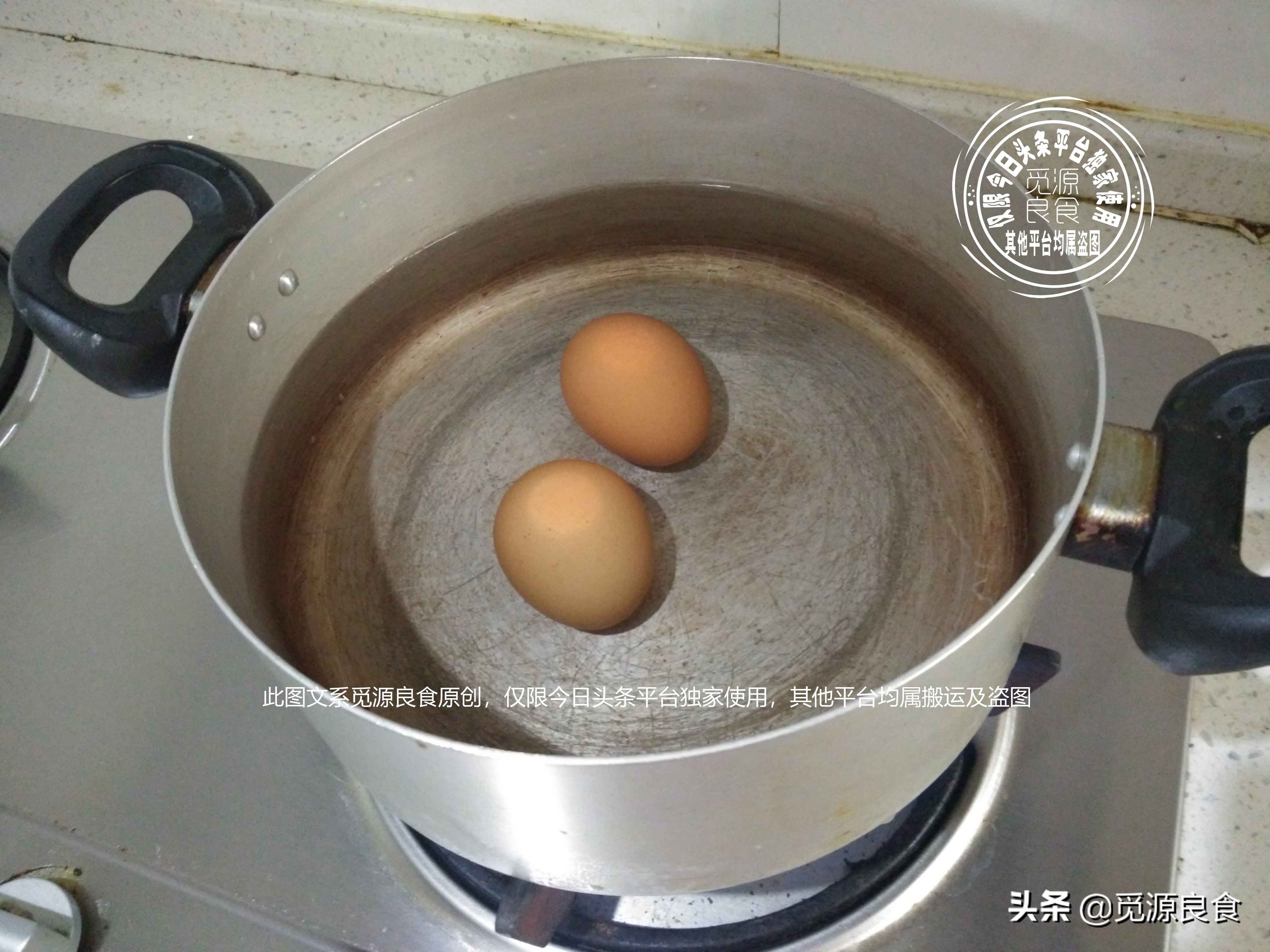 一碗面粉两个鸡蛋，不用烤箱，自己在家做饼干，比甜品店还美味