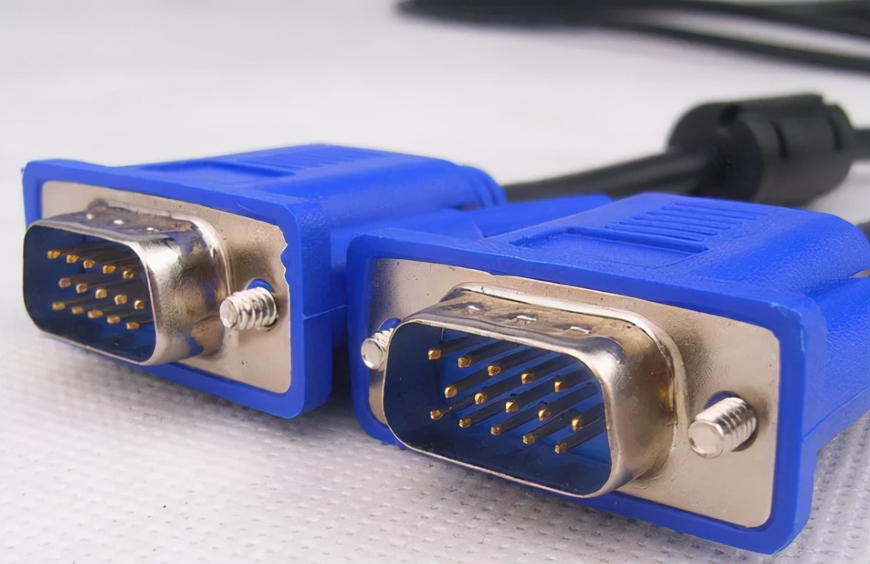 目前vga接口已经被市场淘汰,最高支持1080p分辨率和色彩损失.